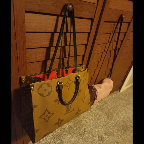 Louis Vuitton Handbags - Louis Vuitton On the Go GM large tote - Classy